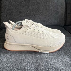 Flux Adapt Runner size 10.5 Barefoot Knit Sand Barefoot Shoes